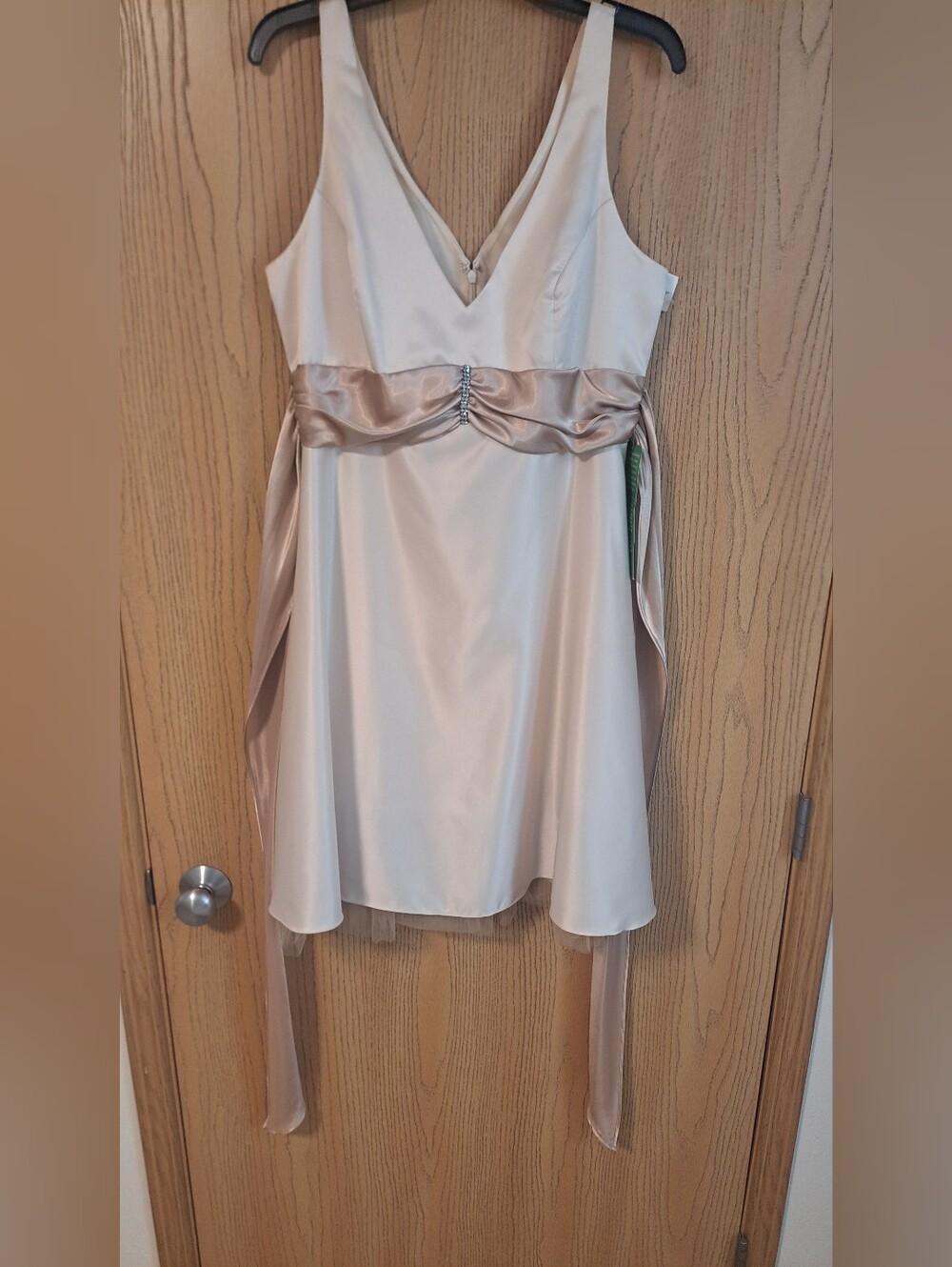 Jump Apparel Vintage Y2K Cream & Champagne Satin V-Neck Cocktail Dress